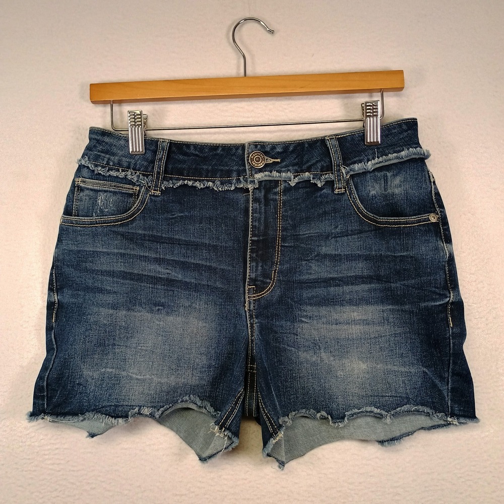 Boho Distressed Maurices Womens 8 Blue High Rise Frayed Raw Hem Denim Shorts